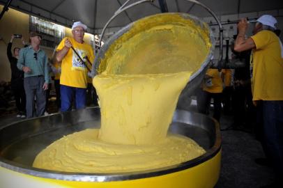  MONTE BELO DO SUL, RS, BRASIL - 19/05/2019 - Tombo da polenta gigante atrai milhares de visitantes a Monte Belo do Sul (FOTO: ANSELMO CUNHA/AGENCIA RBS)Indexador:                                 