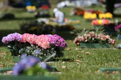  FLORIANOPOLIS, SC, BRASIL, 02.11.2017: Dia dos mortos no cemitério Jardim da Paz. (Foto: Cristiano Estrela/Diário Catarinense)