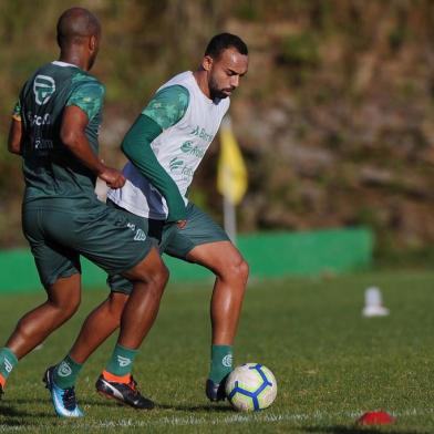  CAXIAS DO SUL, RS, BRASIL, 20/05/2019. Treino do Juventude n o CT. O Ju está se preparando para enfrentar o Grêmio, na próxima quarta-feira, pelas oitavas-de-final da Copa do Brasil 2019. Na foto, atacante Dalberto. (Marcelo Casagrande/Agência RBS)