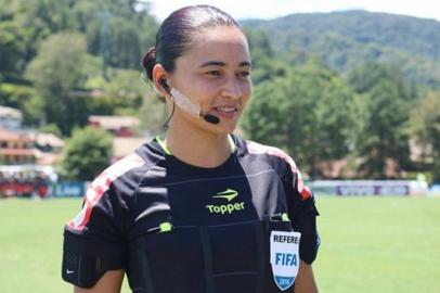 Edina Alves apitará CSA x Goiás pelo Brasileirão. A primeira mulher a apitar um jogo nos últimos 15 anos