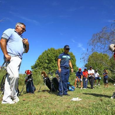  SANTANA DO LIVRAMENTO, RS, BRASIL, 08.05.2019 -Projeto Boa Bola, criado dentro do Golf Club Campestre, completa 20 anos. Ação social já atendeu mais de 400 meninos e meninas. Muitos se tornaram golfistas amadores e profissionais. O golfista Thomaz Albornoz é o idealizador do projeto. (FOTOGRAFO: LAURO ALVES / AGENCIA RBS)