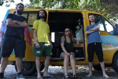 Banda Mamma Doo realiza turnê