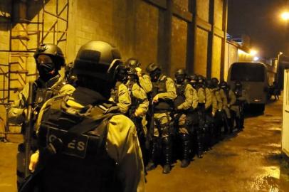 Uma operação da Polícia Civil e da Superintendência dos Serviços Penitenciários (Susepe) fez buscas no Presídio Regional de Caxias do Sul, a antiga Penitenciária Industrial (Pics), no início da manhã desta quinta-feira (23).