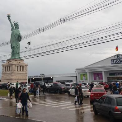 Movimentação no primeiro dia de funcionamento da Havan em Caxias