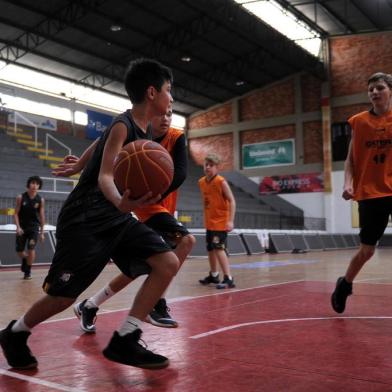 CAXIAS DO SUL, RS, BRASIL, 23/05/2019 - Número de adeptos ao Basquete aumentou após participação da equipe adulta na elite do Basquete Nacional . (Marcelo Casagrande/Agência RBS)