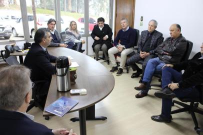 Deputado estadual Pepe Vargas (PT) é recebido pela Câmara de Indústria, Comércio e Serviços (CIC).