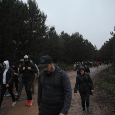  CAXIAS DO SUL, RS, BRASIL, 25/05/2019140 romaria de caravaggio: Romeiros na ERS 122 em direção ao Santuário. (Lucas Amorelli/Agência RBS)