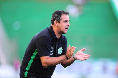 CAXIAS DO SUL, RS, BRASIL 19/05/2019. Juventude x Boa Esporte, jogo válido pela quarta rodada da Série C do Campeonato Brasileiro 2019 e realizado no estádio Alfredo Jaconi. Técnico Marquinhos Santos. (Porthus Junior/Agência RBS)