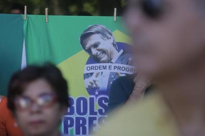 Ato em favor do governo Bolsonaro no Parcão, em Porto Alegre.