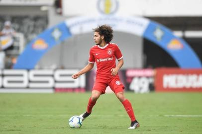 Inter enfrenta o Santos na Vila Belmiro pela sexta rodada do Brasileirão. No lance, Nonato.