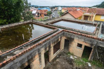  PORTO ALEGRE, RS, BRASIL, 08/05/2019:  Especial 20 obras paradas - 3) Instituição de Educação Infantil Jardim Urubatã. Rua Alcebíades Ribeiro, Bairro Hípica   . (Foto: Omar Freitas / Agência RBS)Local: Porto Alegre