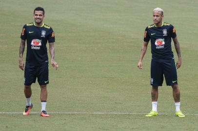 neymar, daniel alves, seleção brasileira