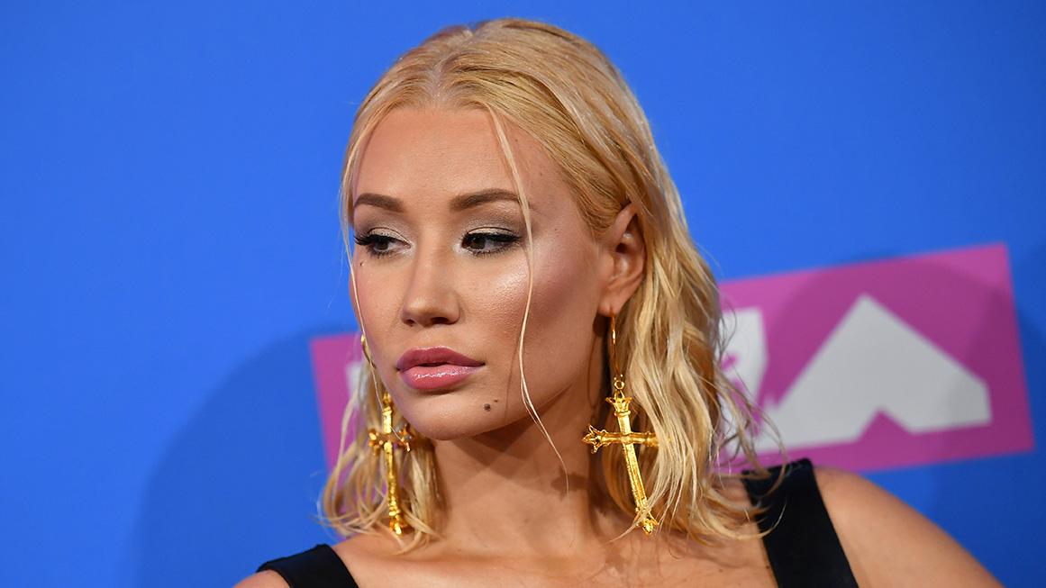 Iggy Azalea tem fotos íntimas vazadas e decide apagar redes sociais | Donna