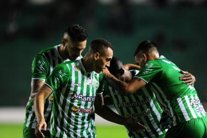 CAXIAS DO SUL, RS, BRASIL, 01/06/2019. Juventude x Atlético-AC, jogo válido pela 6ª rodada da série C do Campeonato Brasileiro e realizado no estádio Alfredo Jaconi. Comemorção do segundo gol do Juventude marcado por Breno.  (Porthus Junior/Agência RBS)