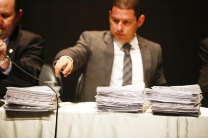  PORTO ALEGRE, RS, BRASIL, 03-06-2019: Presidente da comissão especial da Previdência na Câmara, Marcelo Ramos (PSB-AM), participa de audiência pública sobre o tema na Assembleia Legislativa. Feetag-RS entregou abaixo-assinado para o deputado (FOTO FÉLIX ZUCCO/AGÊNCIA RBS, Editoria de Notícias).