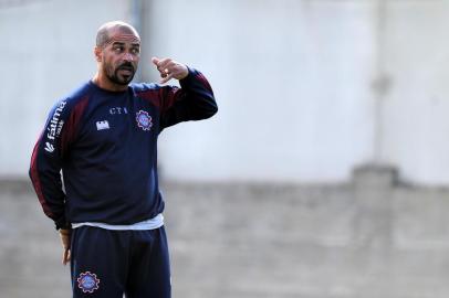  CAXIAS DO SUL, RS, BRASIL 22/03/2019Time do SER Caxias treino no CT do clube antes de enfrentar o Aimoré pelas quartas de final do Gauchão 2019. Na foto: Técnico Pingo (Felipe Nyland/Agência RBS)