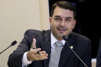 Data: 18/02/2019Senador Flávio Bolsonaro participa de assinatura de contrato de adesão do Terminal UTE GNA I do Porto do Açú - para movimentação de GNL (Gás Natural Liquefeito).