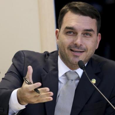 Data: 18/02/2019Senador Flávio Bolsonaro participa de assinatura de contrato de adesão do Terminal UTE GNA I do Porto do Açú - para movimentação de GNL (Gás Natural Liquefeito).