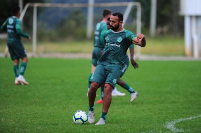  CAXIAS DO SUL, RS, BRASIL, 17/04/2019. Treino do Juventude no CT. O Ju se prepara para a próxima fase da Copa do Brasil. Na foto, atacante Dalberto. (Porthus Junior/Agência RBS)