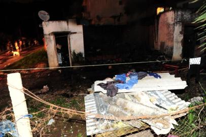  CAXIAS DO SUL, RS, BRASIL, 03/06/2019. Incêndio em residência na rua Claudiomar da Cruz, no bairro Mariani. (Porthus Junior/Agência RBS)