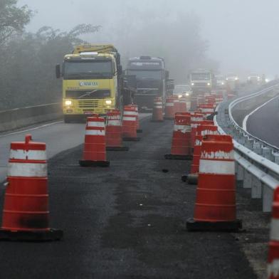  NOVA SANTA RITA,RS,BRASIL.2019,06,04.Obras da ponte sobre o Rio Cia,entre Nova Santa Rita e Monte Negro,ainda não esta liberada.(RONALDO BERNARDI/AGENCIA RBS).