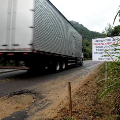 CAXIAS DO SUL, RS, BRASIL, 03/06/2019Buracos nas estradas da serra.RS-122 logo após a curva da morte (Lucas Amorelli/Agência RBS)