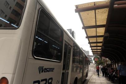 CAXIAS DO SUL, RS, BRASIL, 26/02/2019Pontos de ônibus que serão reformados.Rua Pinheiro Machado, esquina com Bento Gonçalves (Lucas Amorelli/Agência RBS)