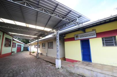  CAXIAS DO SUL, RS, BRASIL, 05/06/2019. Alunos da Escola Municipal Professora Arlinda Lauer Manfro estão tendo aula em capela mortuária  na localidade de São João da 4ª Légua, em Galópolis. A transferência é por causa da necessidade de uma reforma no prédio do colégio. (Porthus Junior/Agência RBS)