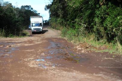  PRAIA GRANDE, SC, BRASIL, 05/06/2019. Com interrupção da ERS-486 (Rota do Sol), no Km 4, devido a uma nova queda de barreira, o Pioneiro andou em duas rodovias alternativas para o Litoral. Na foto, trecho da SC-290 (Serra do Faxinal) que liga Praia Grande /SC a Cambará do Sul/RS. (Porthus Junior/Agência RBS)