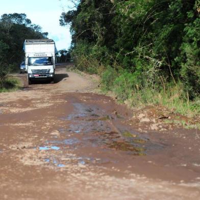  PRAIA GRANDE, SC, BRASIL, 05/06/2019. Com interrupção da ERS-486 (Rota do Sol), no Km 4, devido a uma nova queda de barreira, o Pioneiro andou em duas rodovias alternativas para o Litoral. Na foto, trecho da SC-290 (Serra do Faxinal) que liga Praia Grande /SC a Cambará do Sul/RS. (Porthus Junior/Agência RBS)