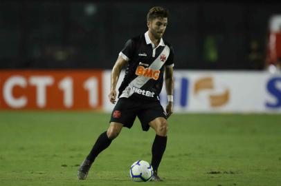 Lateral Cláudio Winck, atuando pelo Vasco