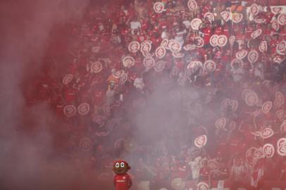  PORTO ALEGRE, RS, BRASIL, 14.04.2019. Inter e Grêmio se enfrentam no Beira-Rio em primeira partida pela final do Campeonato Gaúcho 2019. Clássico é o Gre-Nal de número 419.(FOTOGRAFO: ANDRÉ ÁVILA / AGENCIA RBS)Indexador: Andre Avila