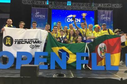 Dentre 66 equipes, de 25 países, a Equipe Robótica Tecnoway destacou-se no torneio de robótica Plan Ceibal FLL Open International, conquistando o 2º Lugar Champions Award e 1° Lugar na Performance do Robô