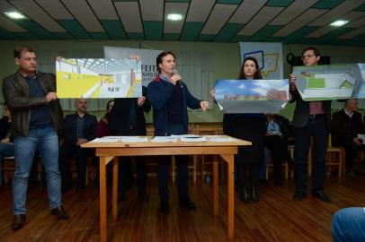 Gabinete Itinerante do Governo Daniel Guerra realizado no Salão Paroquial da Igreja Nossa Senhora das Graças, no loteamento Campos da Serra.