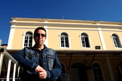  CAXIAS DO SUL, RS, BRASIL, 24/11/2017. Secretário da Cultura Joelmir da Silva Neto assumiu a pasta interinamente após a saída de sua antecessora. (Diogo Sallaberry/Agência RBS)