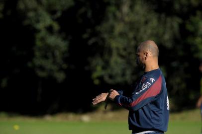 CAXIAS DO SUL, RS, BRASIL, 07/06/2019Treino do SER Caxias no centenário antes da partida contra o São Caetano no Estádio Anacleto Campanela pela série D do campeonato brasileiro. Técnico Pingo(Lucas Amorelli/Agência RBS)