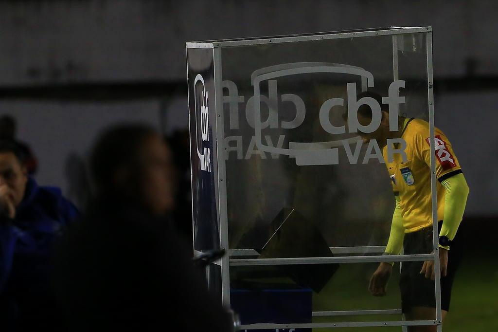 CBF aprova anulação de gol do Vasco pelo VAR; saiba a explicação