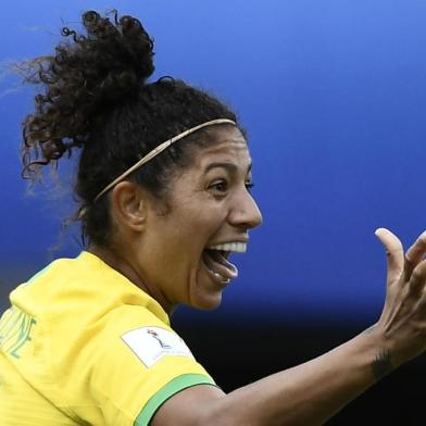  Brazils forward Cristiane celebrates after scoring a goal during the France 2019 Womens World Cup Group C football match between Brazil and Jamaica on June 9, 2019, at the Alpes Stadium in Grenoble, central-eastern France. (Photo by JEFF PACHOUD / AFP)Editoria: SPOLocal: GrenobleIndexador: JEFF PACHOUDSecao: soccerFonte: AFPFotógrafo: STF