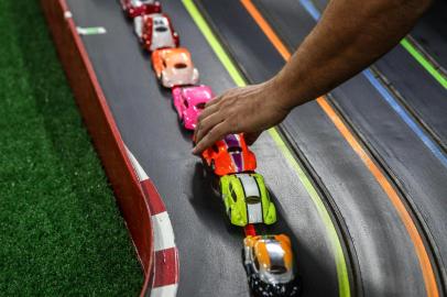  PORTO ALEGRE, RS, BRASIL,11/06/2019- Sócios do Racing Car Club mantém a tradição dos autoramas e a prática do automodelismo. (Foto: Marco Favero / Agencia RBS)