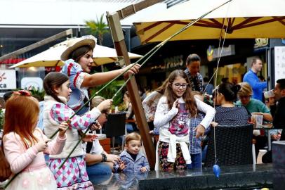  PORTO ALEGRE, RS, BRASIL 23/06/2018 - Arraial Donna - Viva Open Mall. (FOTO: ROBINSON ESTRÁSULAS/AGÊNCIA RBS)