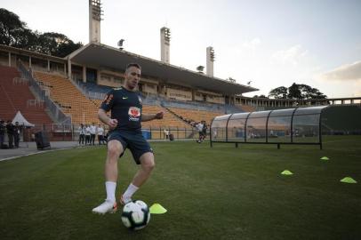  Arthur faz treino físico na Seleção Brasileira no Pacaembu. Lucas Figueiredo/CBF