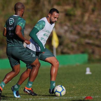  CAXIAS DO SUL, RS, BRASIL, 20/05/2019. Treino do Juventude n o CT. O Ju está se preparando para enfrentar o Grêmio, na próxima quarta-feira, pelas oitavas-de-final da Copa do Brasil 2019. Na foto, atacante Dalberto. (Marcelo Casagrande/Agência RBS)