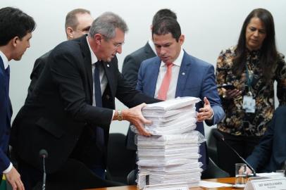 Leitura do relatório e parecer do relator da Comissão Especial da Reforma da Previdência. Foto: Pablo Valadares/Câmara dos Deputados