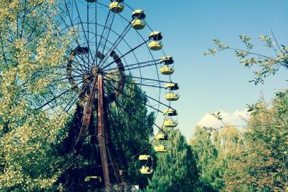 Parque na cidade-fantasma de Pripyat, próximo a Chernobyl