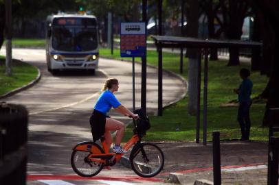  PORTO ALEGRE -RS- BR - 14.06.2019Temperatura elevada na sexta-feira, em pleno outono.FOTÓGRAFO: TADEU VILANI AGÊNCIA RBS