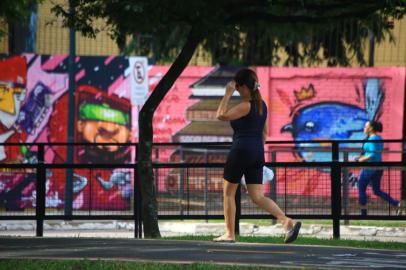  PORTO ALEGRE -RS- BR - 14.06.2019Temperatura elevada na sexta-feira, em pleno outono.FOTÓGRAFO: TADEU VILANI AGÊNCIA RBS