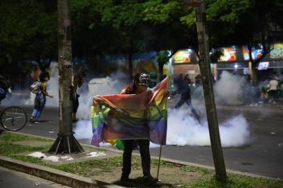  PORTO ALEGRE, RS, BRASIL - 14/06/2019 - Protesto na Esquina Democrática em Porto Alegre.