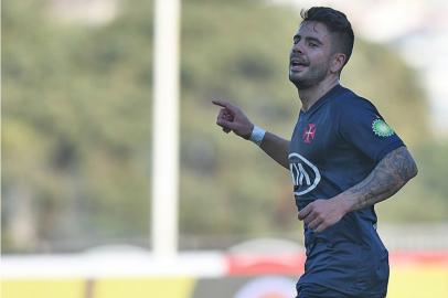 Emprestado pelo Grêmio ao Belenenses, atacante Henrique Almeida deve ser repassado ao Vasco