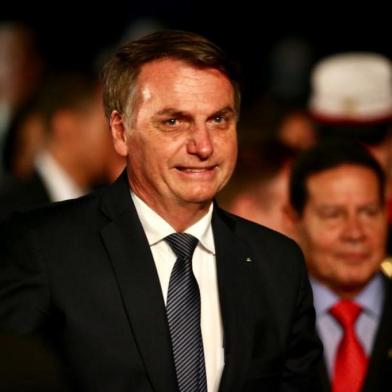 O presidente Jair Bolsonaro (PSL) cumpre agenda no Rio Grande do Sul neste sábado (15). Ele participa da Festa Nacional da Artilharia, que homenageia o marechal Emílio Luiz Mallet em Santa Maria, na Região Central.