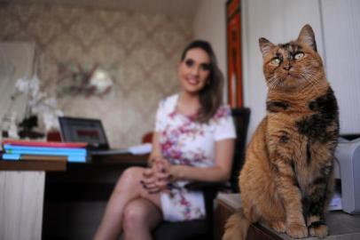  CAXIAS DO SUL, RS, BRASIL, 03/06/2019 - Profissionais deixam animais de estimação no ambiente de trabalho. NA FOTO; a gata Vegas, de Josene Mazzochi Berti, 32 anos, advogada. (Marcelo Casagrande/Agência RBS)